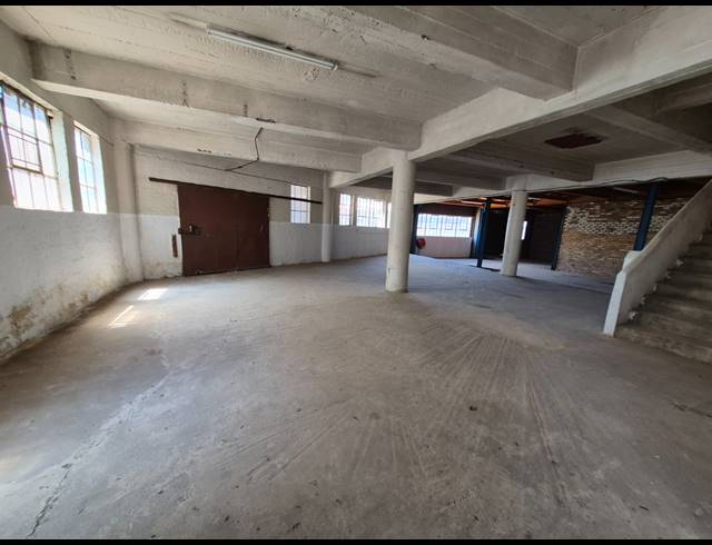 2,110M² WAREHOUSE FOR SALE IN HERIOTDALE